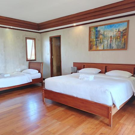 Spring Hill Hotel Ruteng Exterior foto